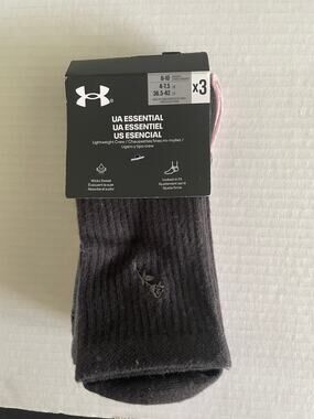 UNDER ARMOUR WOMENS 3 PAIR LIGHTWEIGHT MID CREW SOCKS NEW